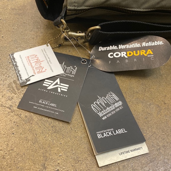 Alpha Industries x Manhattan Portage Black Label Messenger Bag - Picture 6 of 7